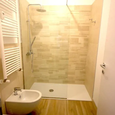 Vr - Lht House 아파트 베로나